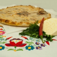 Осетинский пирог с курицей и сыром